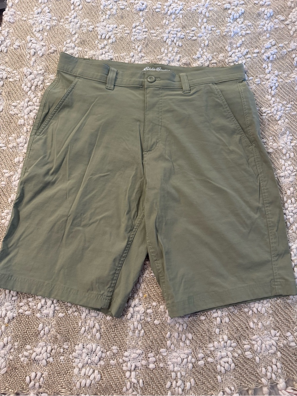 Eddie Bauer Men's Shorts Size 34 Khaki Green Flat-Front Chino Shorts